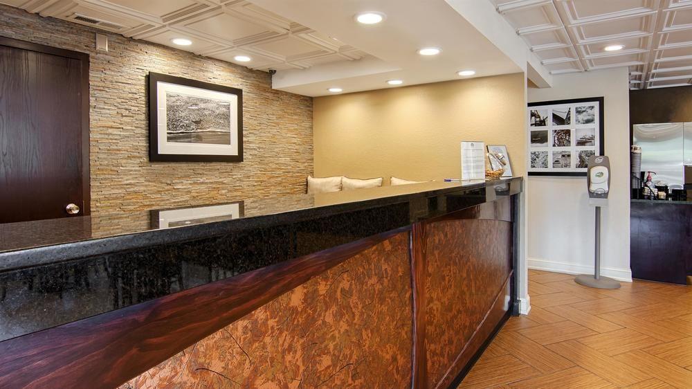 Best Western Salisbury Plaza Exterior photo
