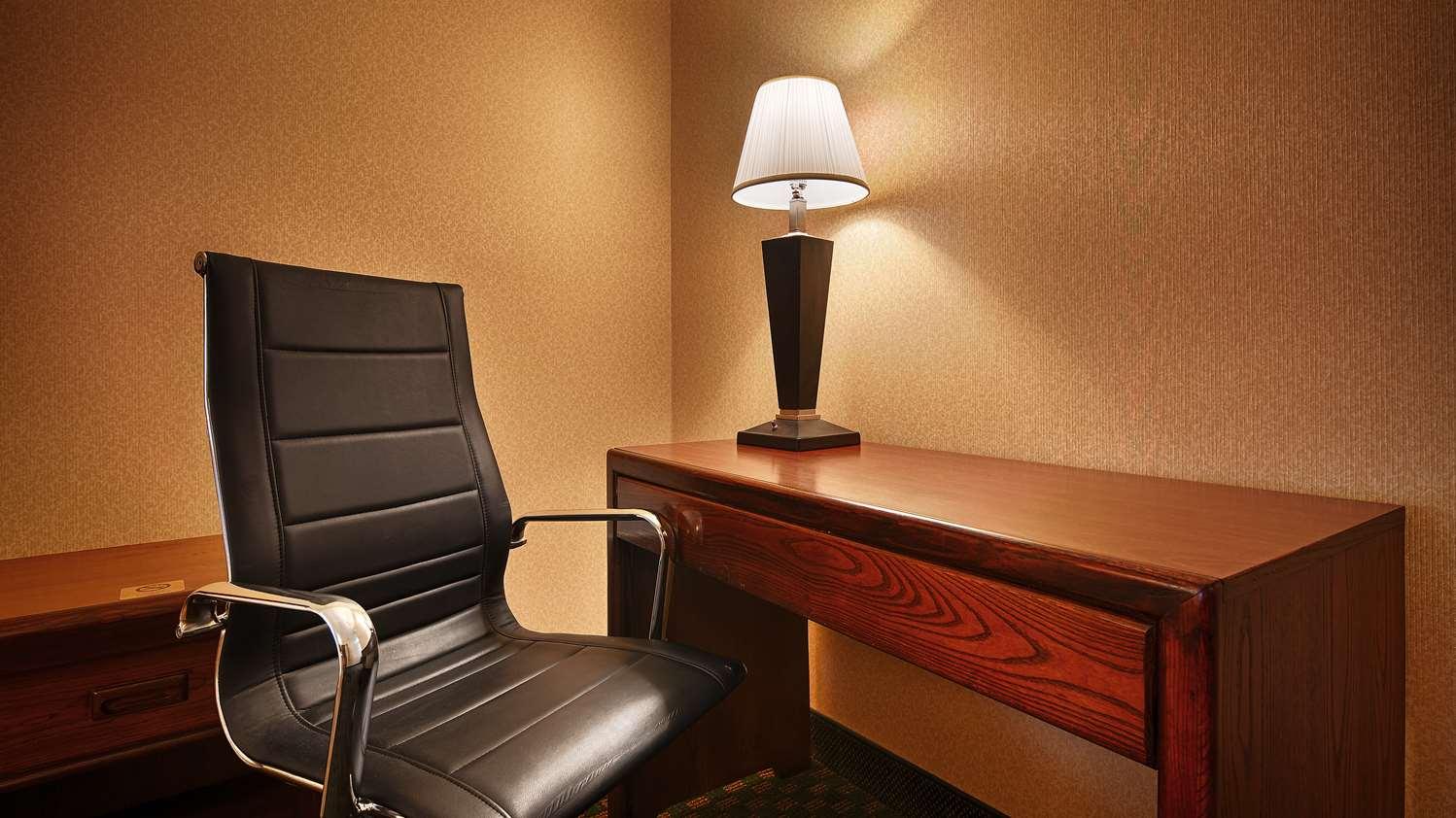 Best Western Salisbury Plaza Exterior photo