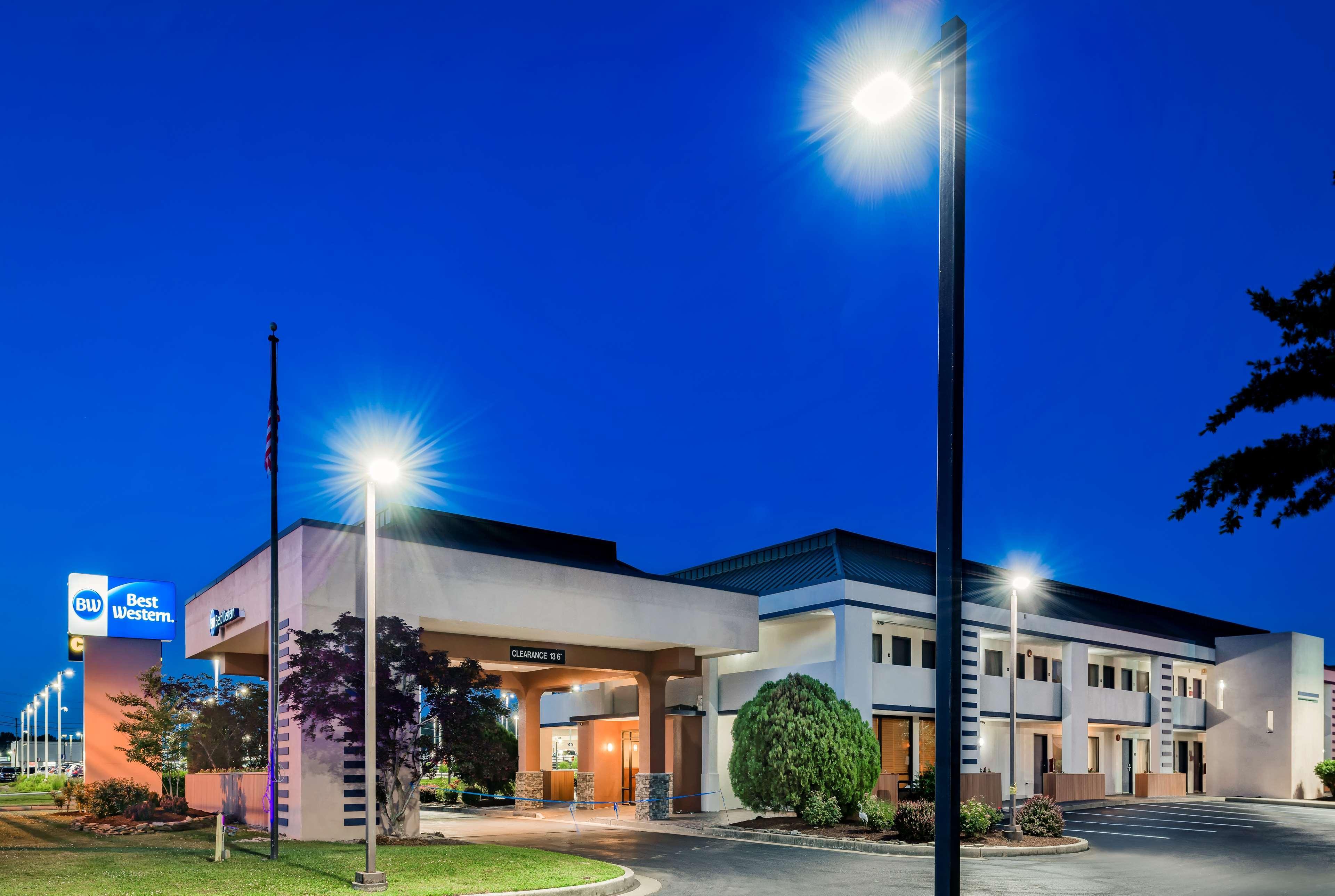Best Western Salisbury Plaza Exterior photo