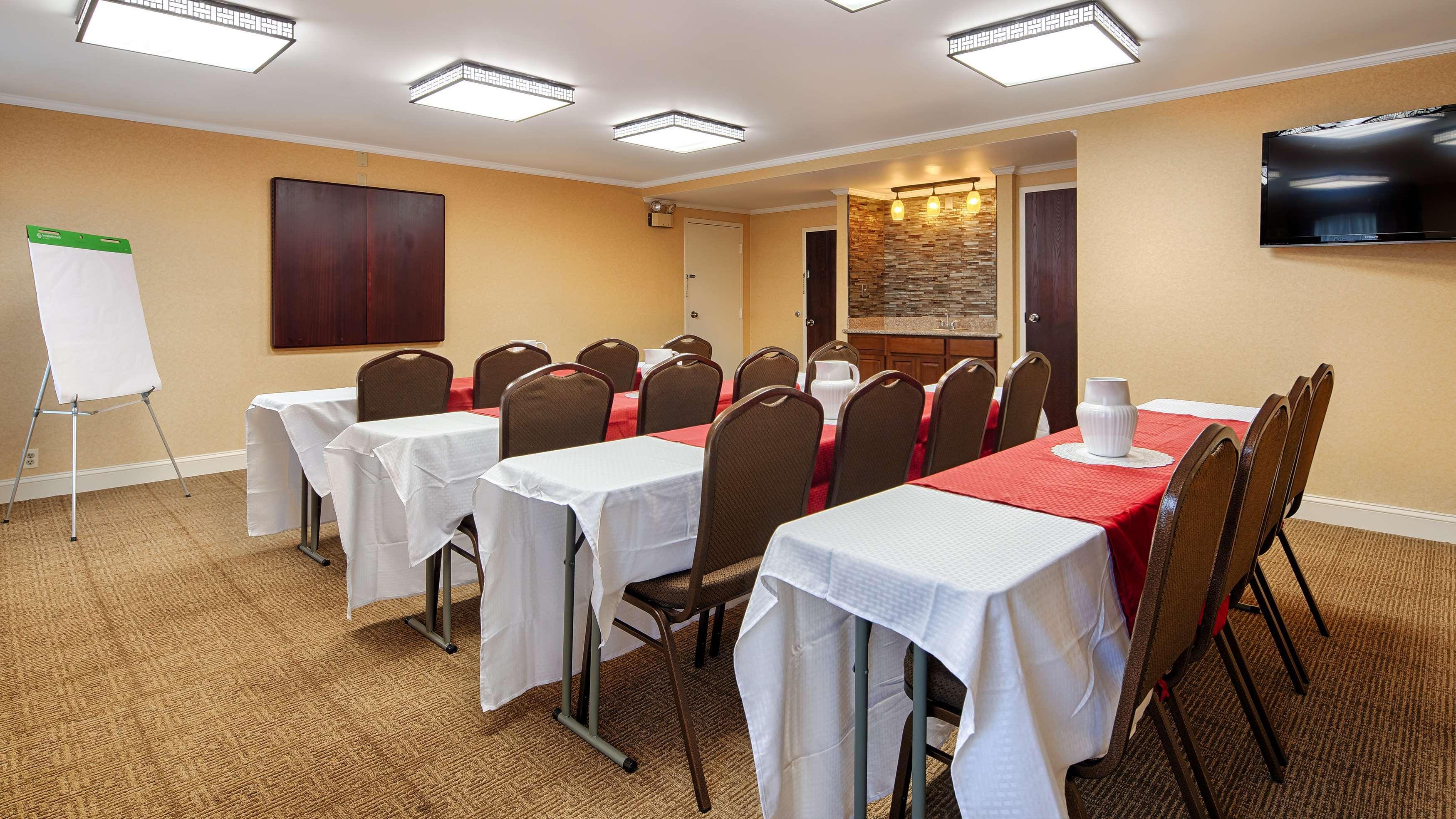 Best Western Salisbury Plaza Exterior photo
