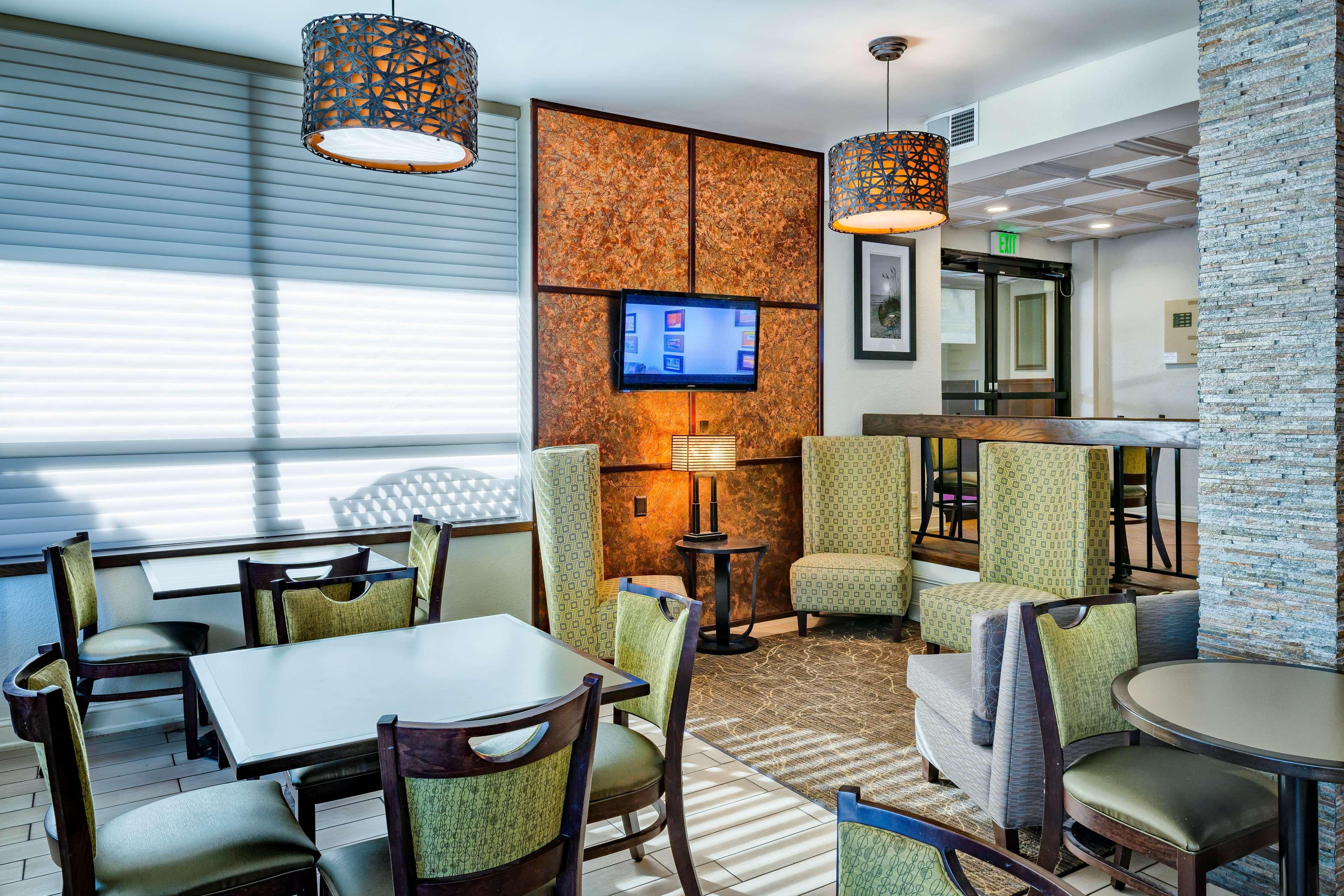 Best Western Salisbury Plaza Exterior photo