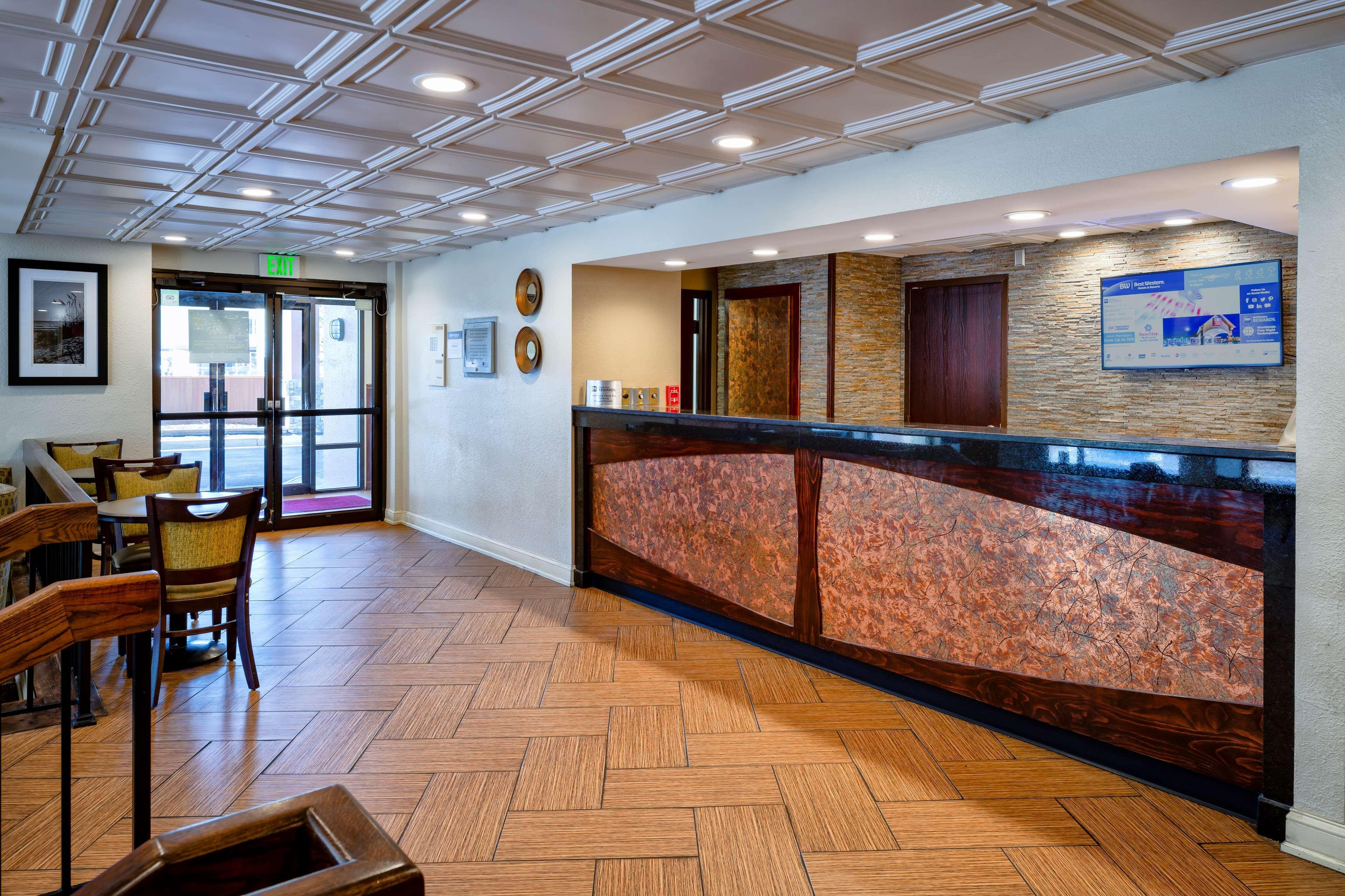 Best Western Salisbury Plaza Exterior photo