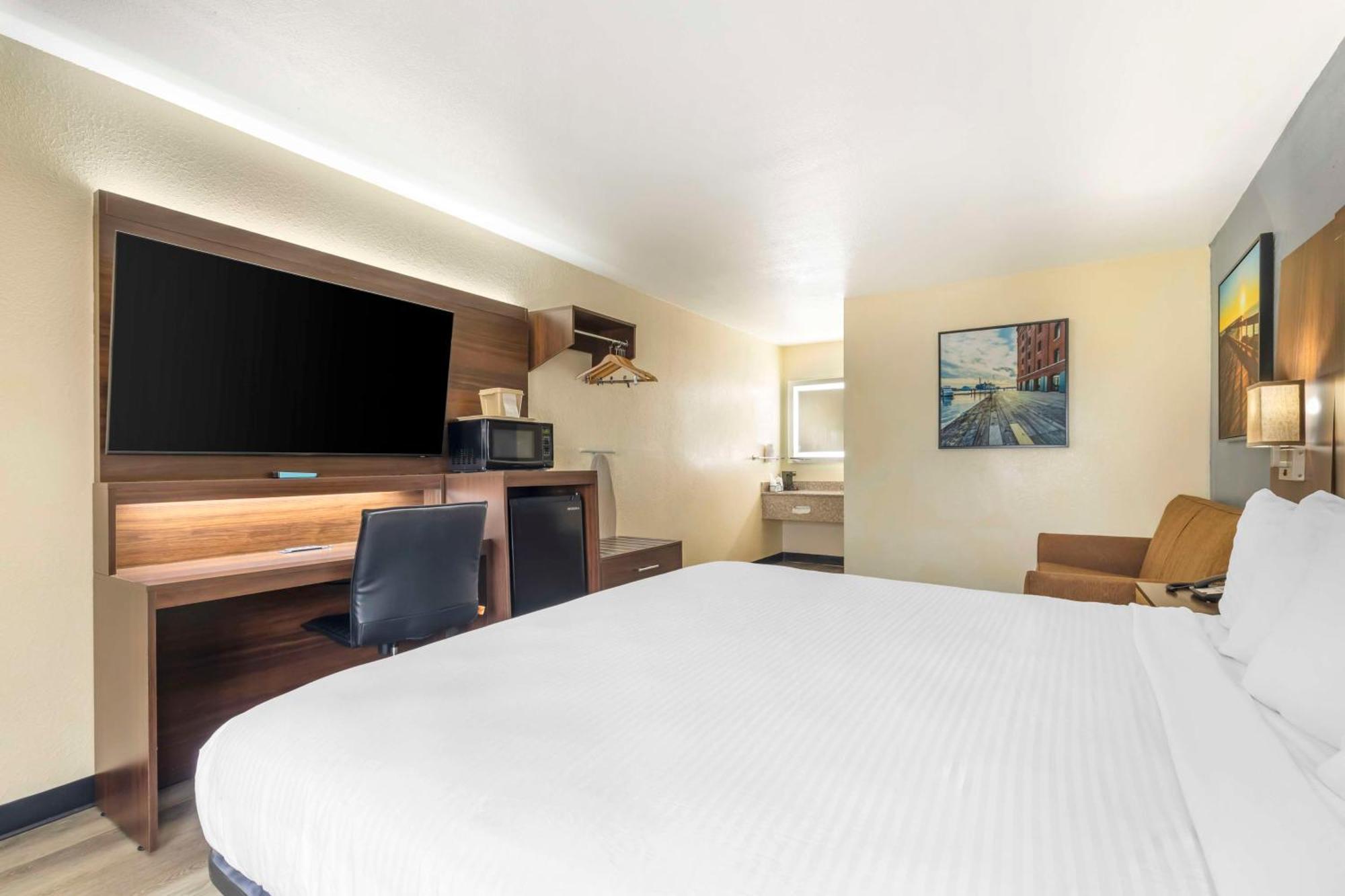 Best Western Salisbury Plaza Exterior photo