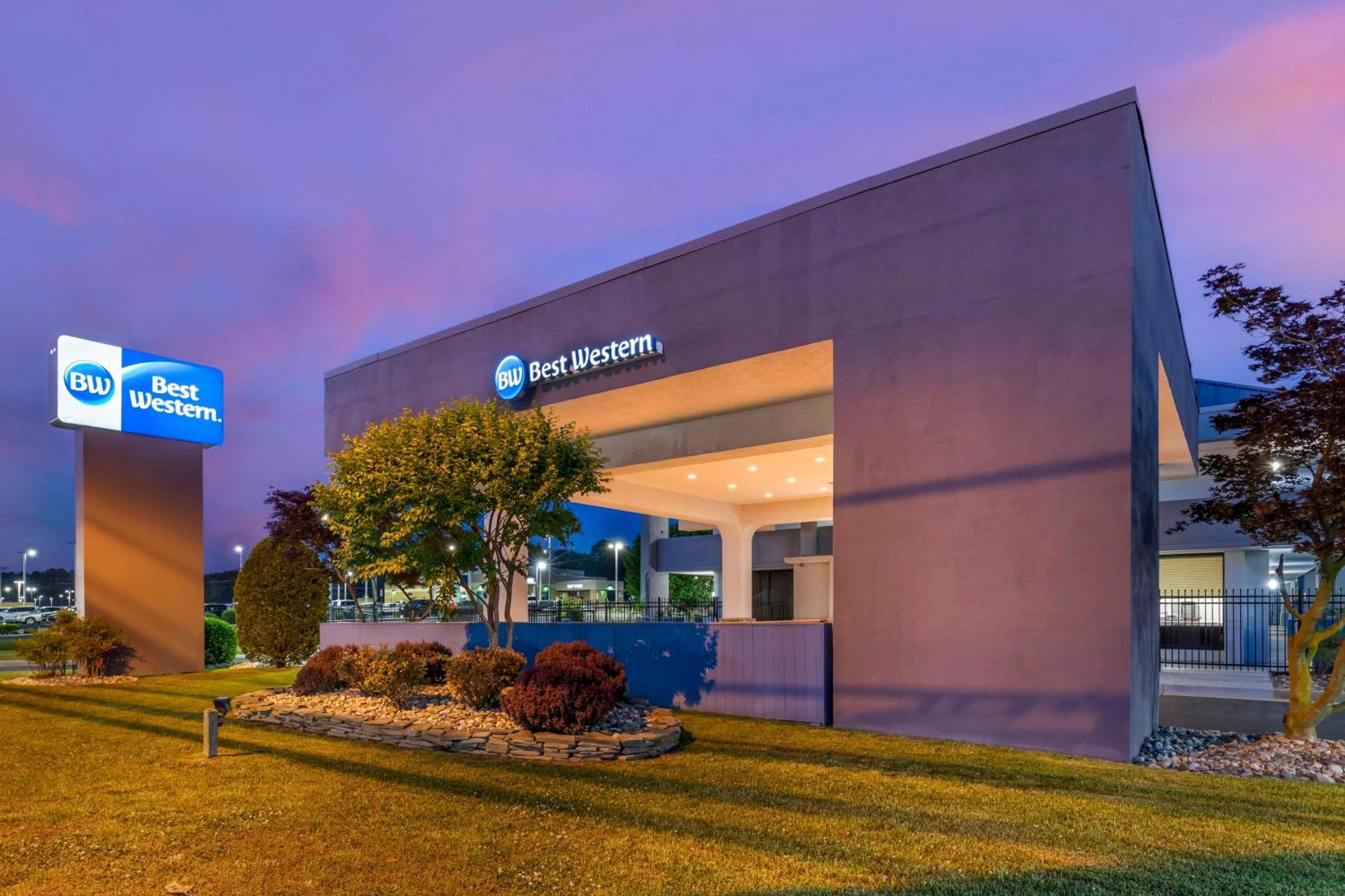 Best Western Salisbury Plaza Exterior photo