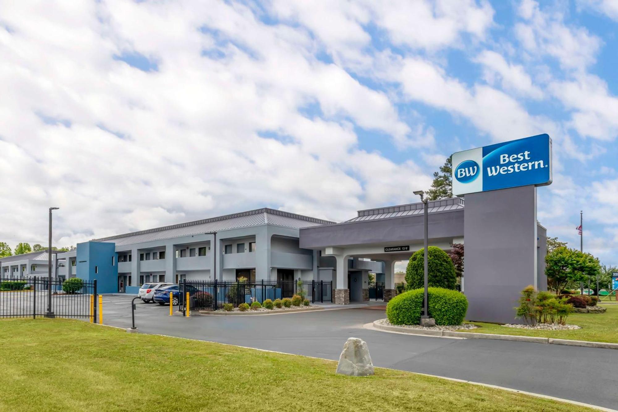 Best Western Salisbury Plaza Exterior photo