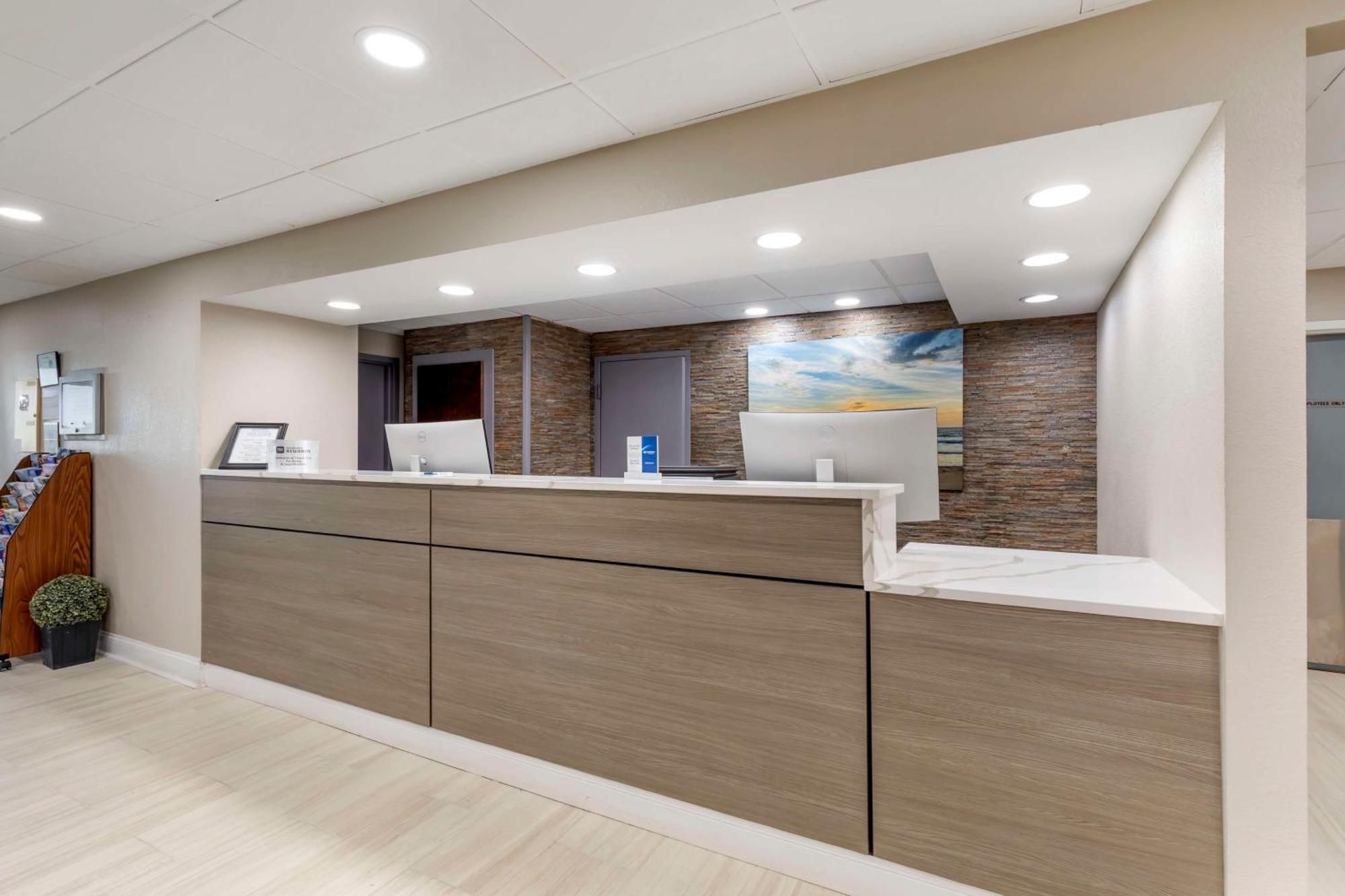 Best Western Salisbury Plaza Exterior photo