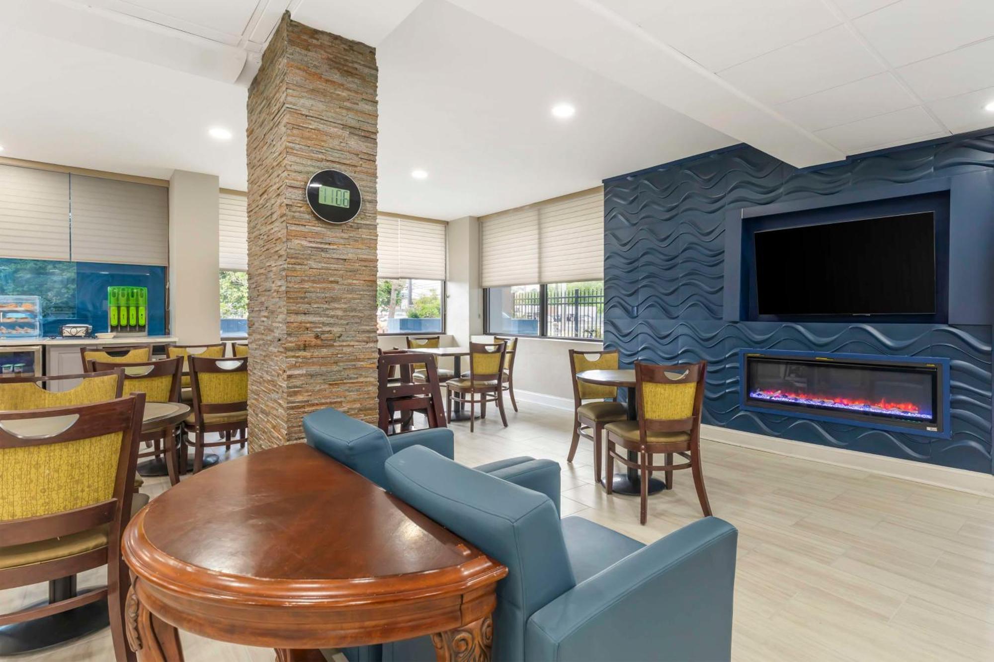 Best Western Salisbury Plaza Exterior photo
