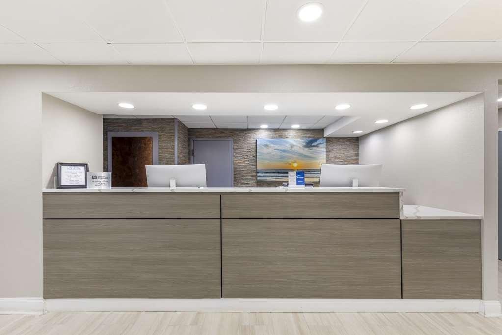 Best Western Salisbury Plaza Interior photo